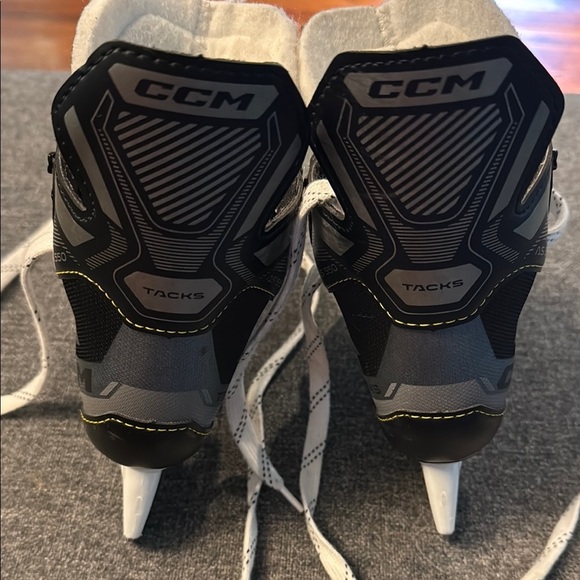CCM Tacks Hockey Skates Black and Grey - Picture 4 of 6